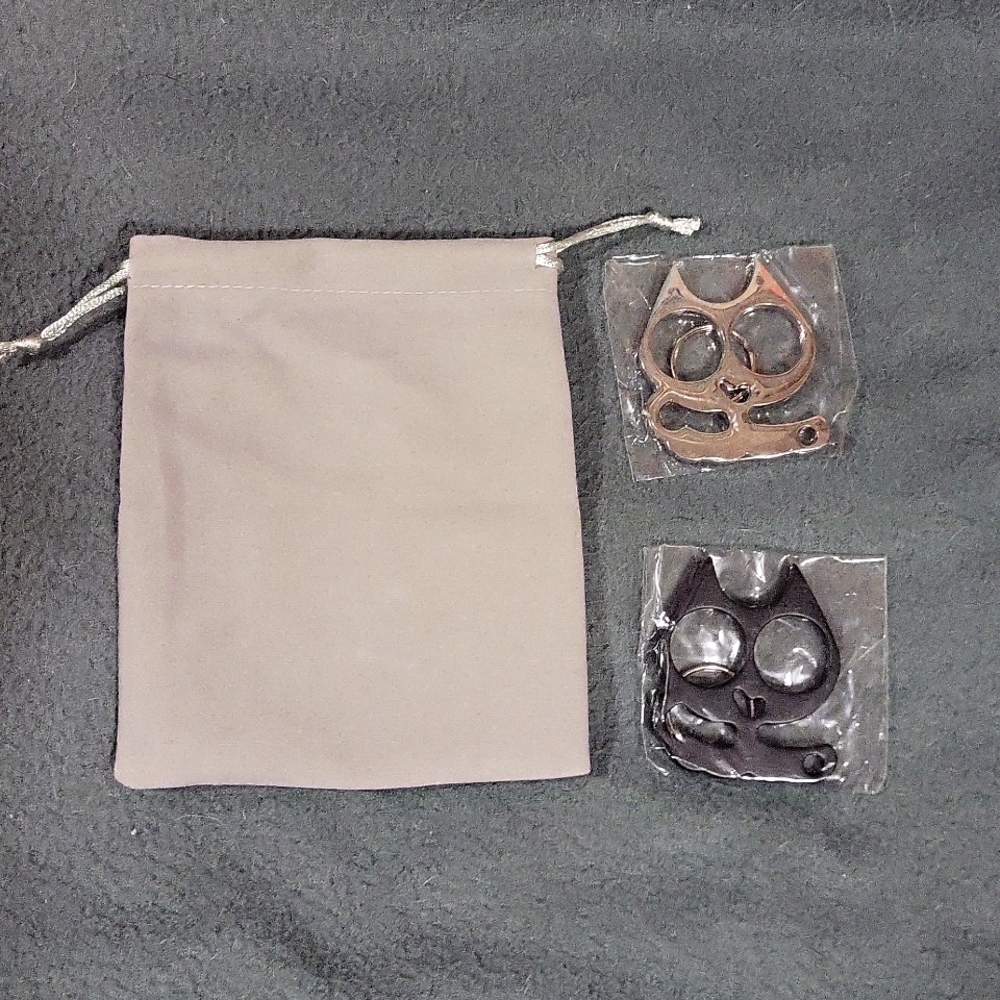 NWOT 2 pcs, cat key chains,